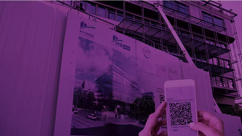 Panneau de chantier scan QR code Totem